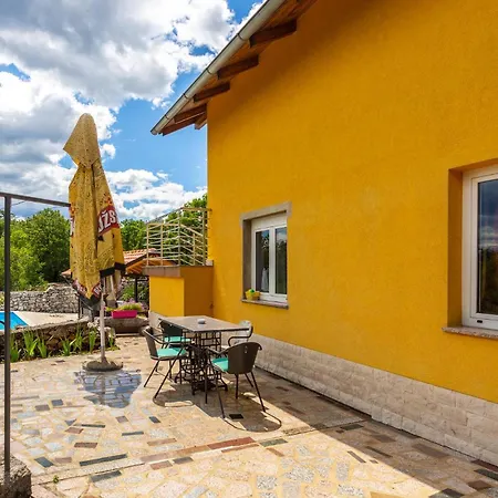 Cozy In Viskovo With Kitchen Viskovo