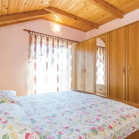 Cozy In Viskovo With Kitchen Casa vacanze *