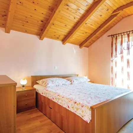 Cozy In Viskovo With Kitchen Bezjaki